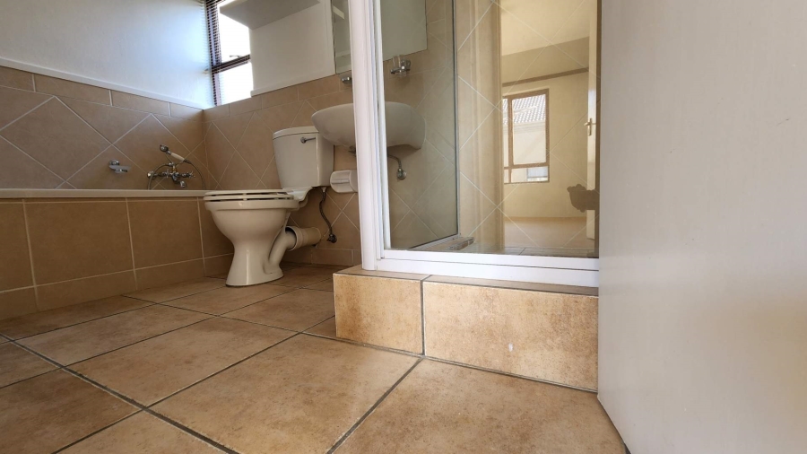 To Let 1 Bedroom Property for Rent in Lonehill Gauteng