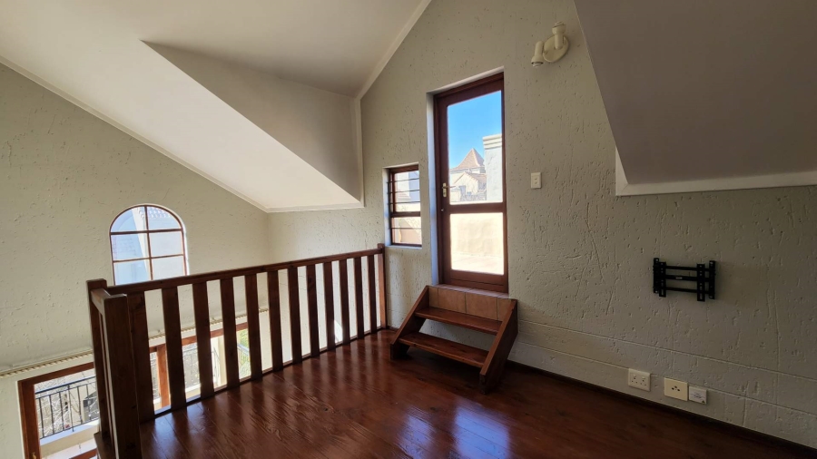 To Let 1 Bedroom Property for Rent in Lonehill Gauteng