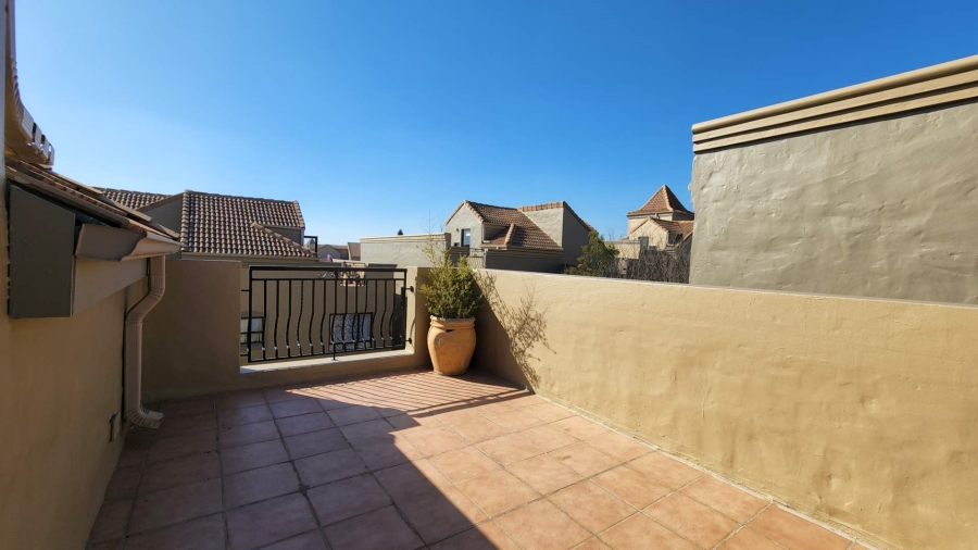 To Let 1 Bedroom Property for Rent in Lonehill Gauteng