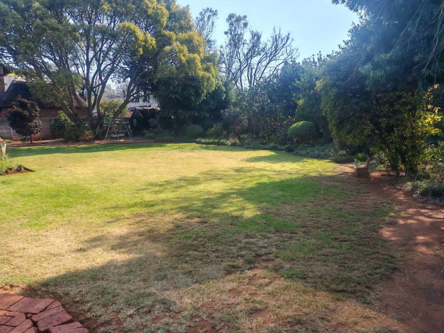 5 Bedroom Property for Sale in Hennopspark Gauteng
