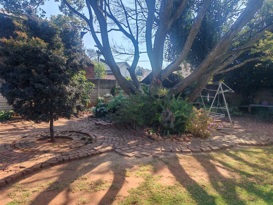 5 Bedroom Property for Sale in Hennopspark Gauteng