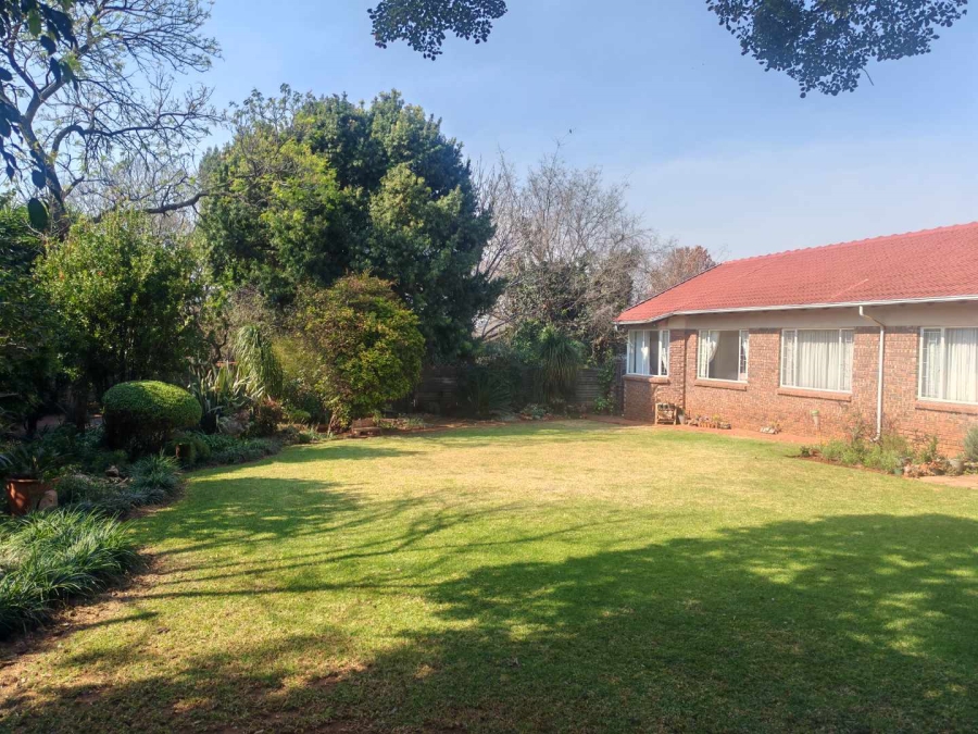 5 Bedroom Property for Sale in Hennopspark Gauteng