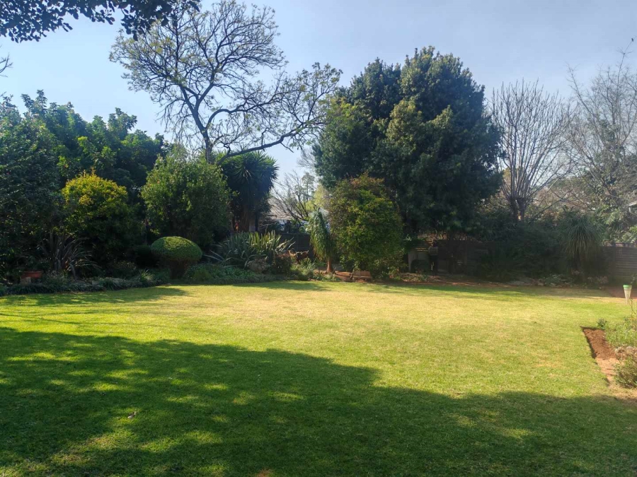 5 Bedroom Property for Sale in Hennopspark Gauteng