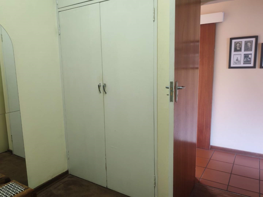 5 Bedroom Property for Sale in Hennopspark Gauteng