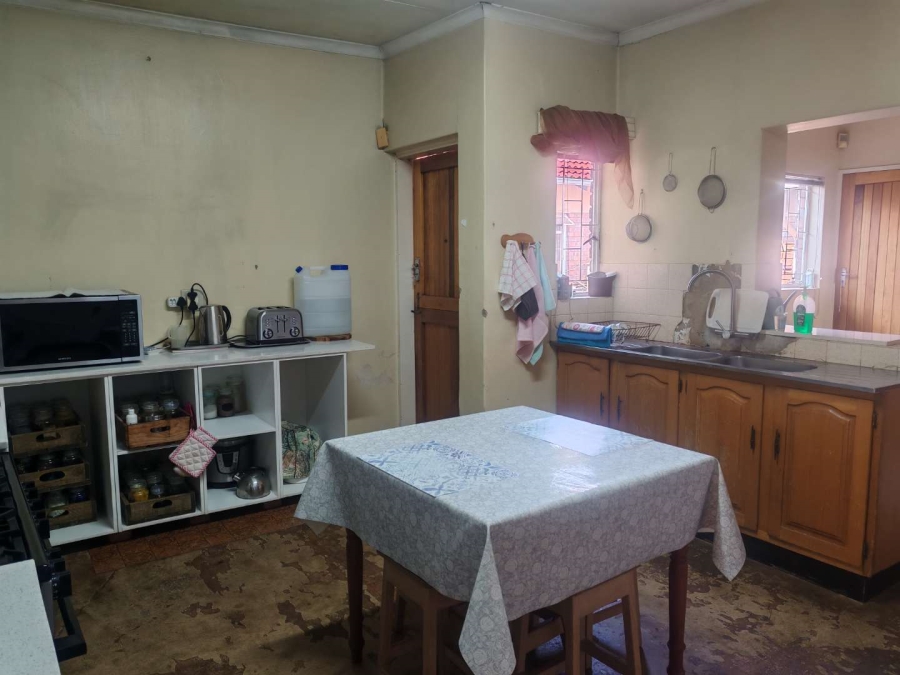 5 Bedroom Property for Sale in Hennopspark Gauteng