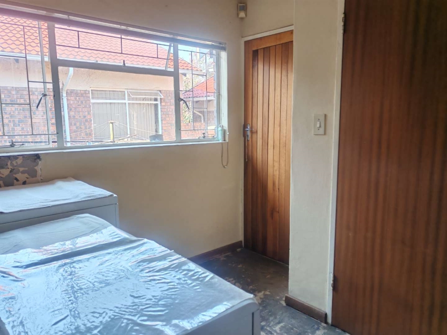 5 Bedroom Property for Sale in Hennopspark Gauteng
