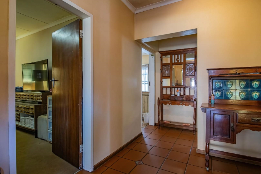 5 Bedroom Property for Sale in Hennopspark Gauteng
