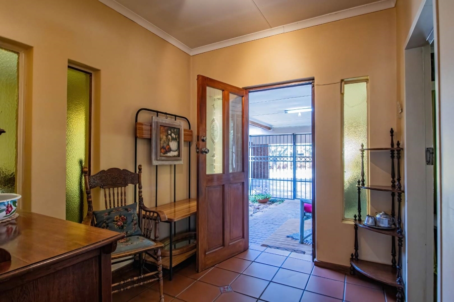 5 Bedroom Property for Sale in Hennopspark Gauteng