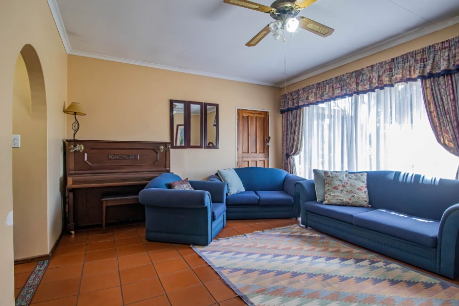 5 Bedroom Property for Sale in Hennopspark Gauteng