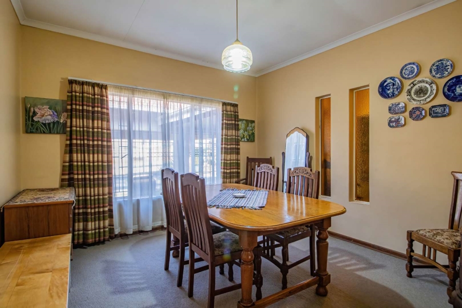 5 Bedroom Property for Sale in Hennopspark Gauteng