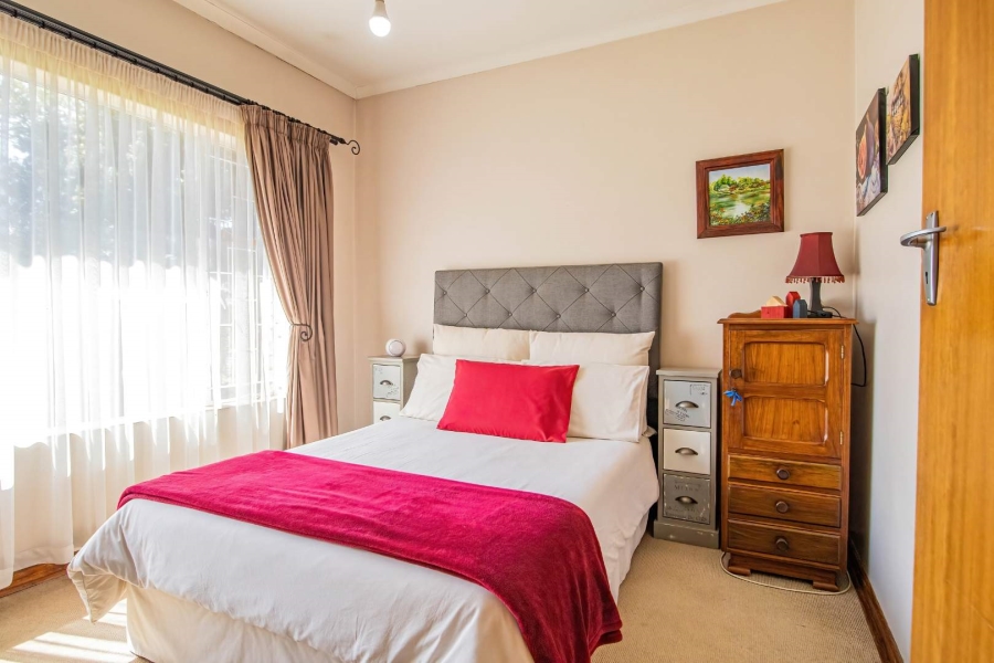 5 Bedroom Property for Sale in Hennopspark Gauteng