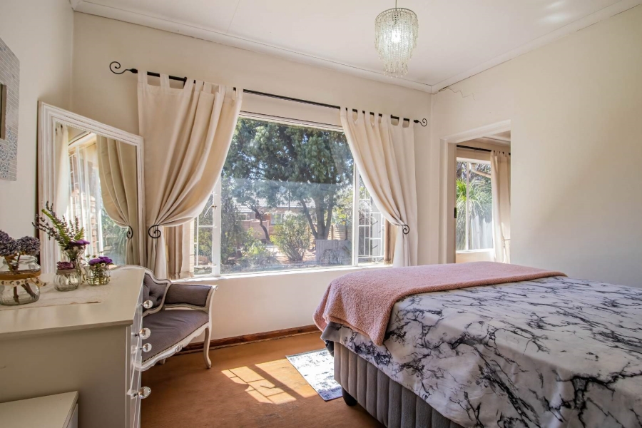 5 Bedroom Property for Sale in Hennopspark Gauteng