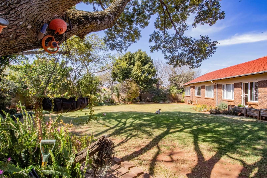 5 Bedroom Property for Sale in Hennopspark Gauteng