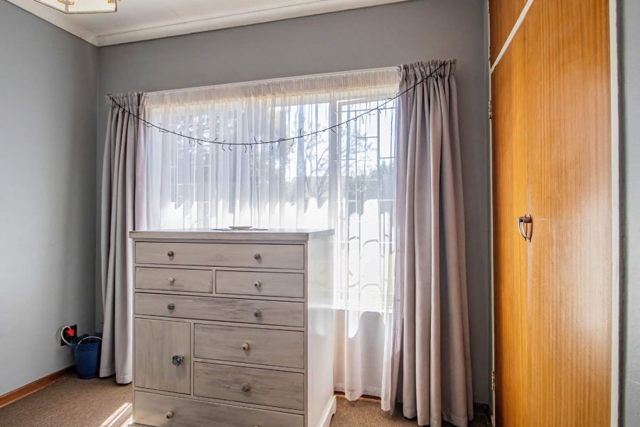 5 Bedroom Property for Sale in Hennopspark Gauteng