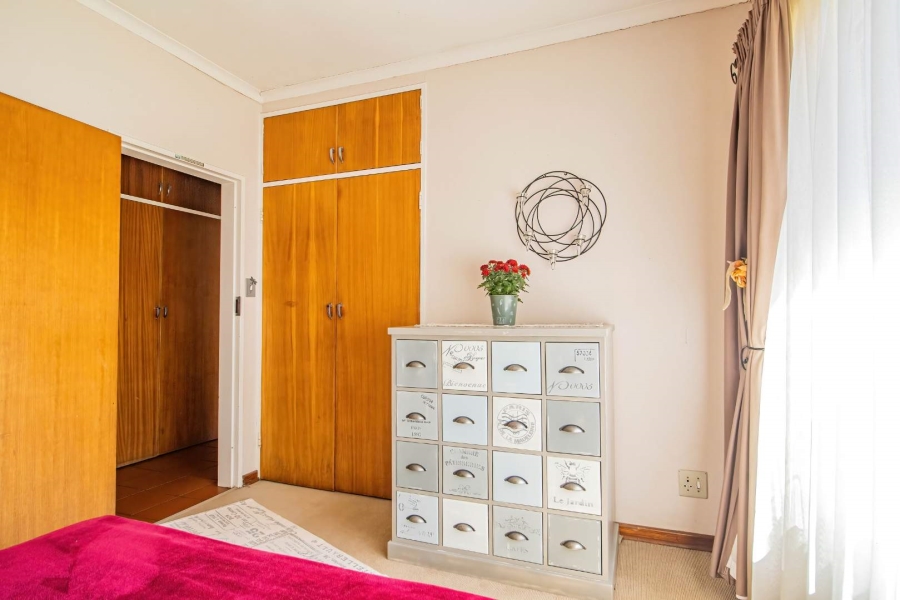 5 Bedroom Property for Sale in Hennopspark Gauteng