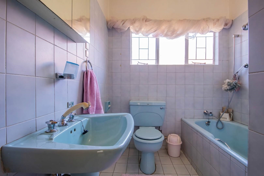 5 Bedroom Property for Sale in Hennopspark Gauteng