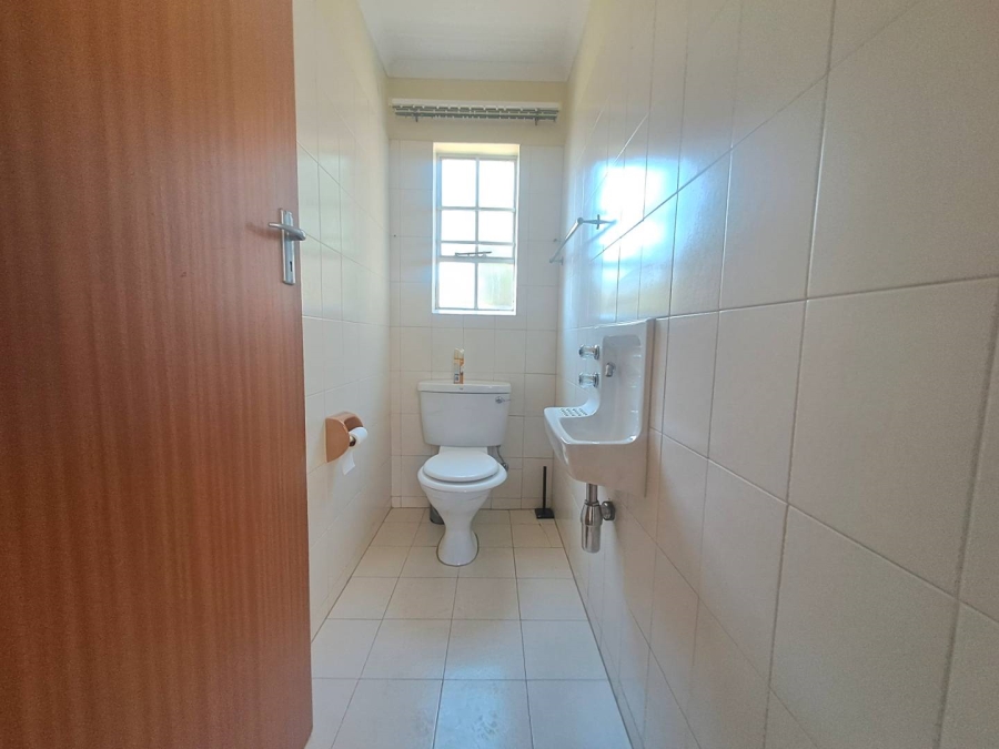 To Let 2 Bedroom Property for Rent in Val de Grace Gauteng