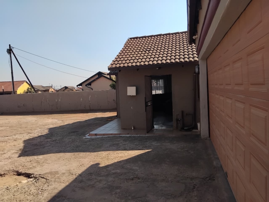 3 Bedroom Property for Sale in Vosloorus Ext 6 Gauteng