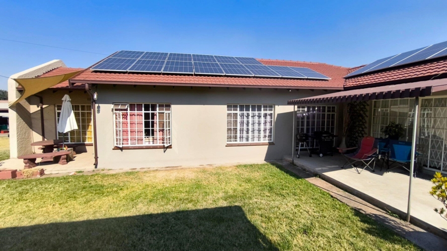 4 Bedroom Property for Sale in Brackenhurst Gauteng