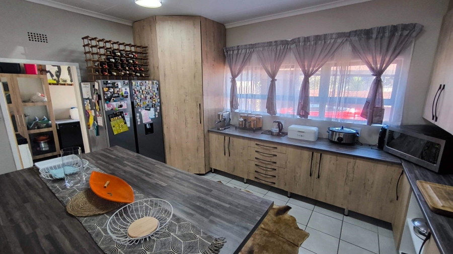 4 Bedroom Property for Sale in Brackenhurst Gauteng