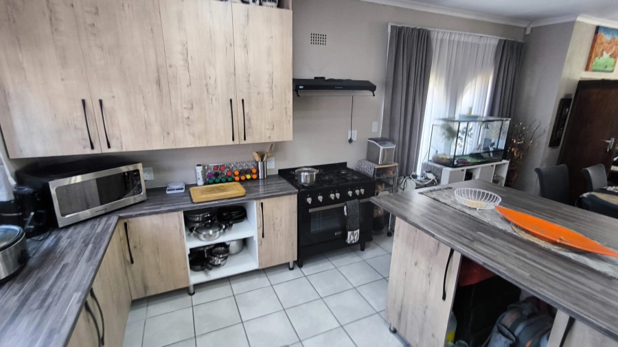 4 Bedroom Property for Sale in Brackenhurst Gauteng