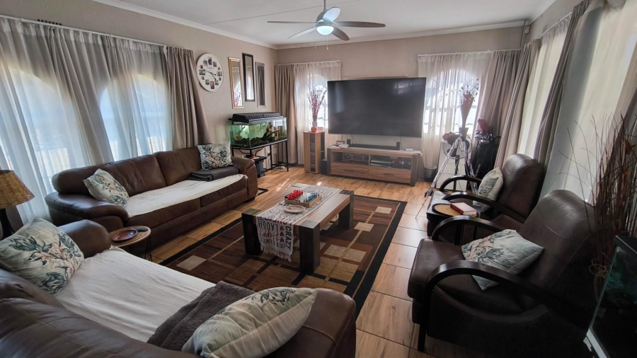 4 Bedroom Property for Sale in Brackenhurst Gauteng