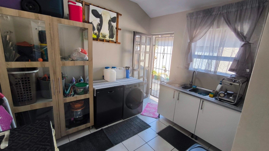 4 Bedroom Property for Sale in Brackenhurst Gauteng
