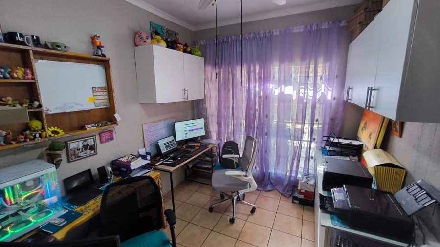 4 Bedroom Property for Sale in Brackenhurst Gauteng
