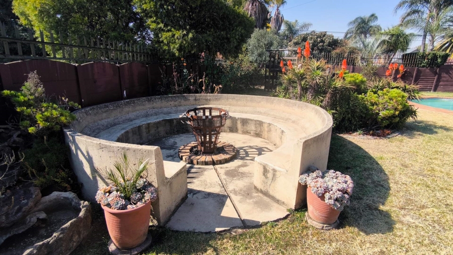 4 Bedroom Property for Sale in Brackenhurst Gauteng