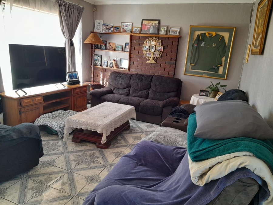 3 Bedroom Property for Sale in Brackendowns Gauteng
