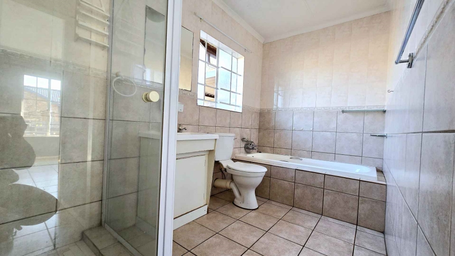 2 Bedroom Property for Sale in Doornpoort Gauteng