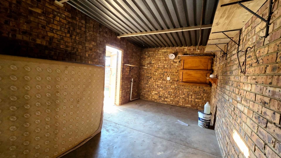 2 Bedroom Property for Sale in Doornpoort Gauteng