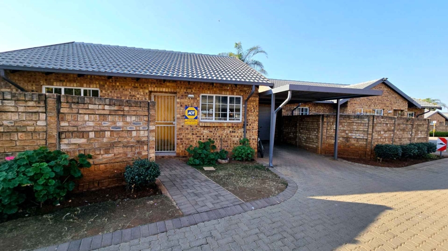 2 Bedroom Property for Sale in Doornpoort Gauteng
