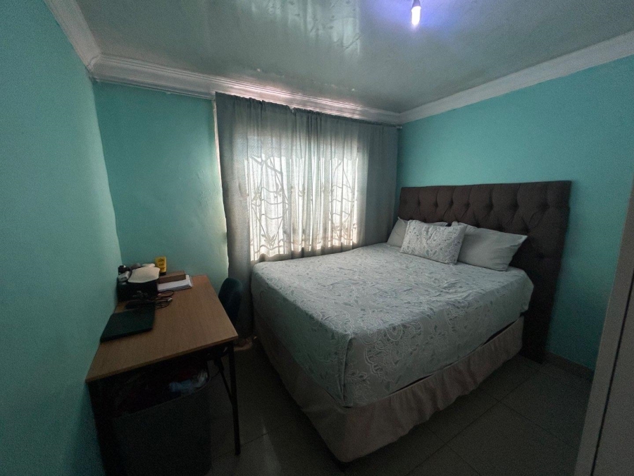 8 Bedroom Property for Sale in Lotus Gardens Gauteng