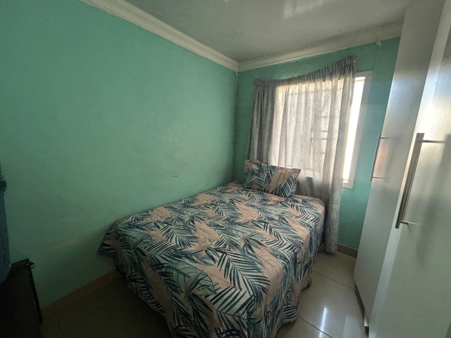 8 Bedroom Property for Sale in Lotus Gardens Gauteng