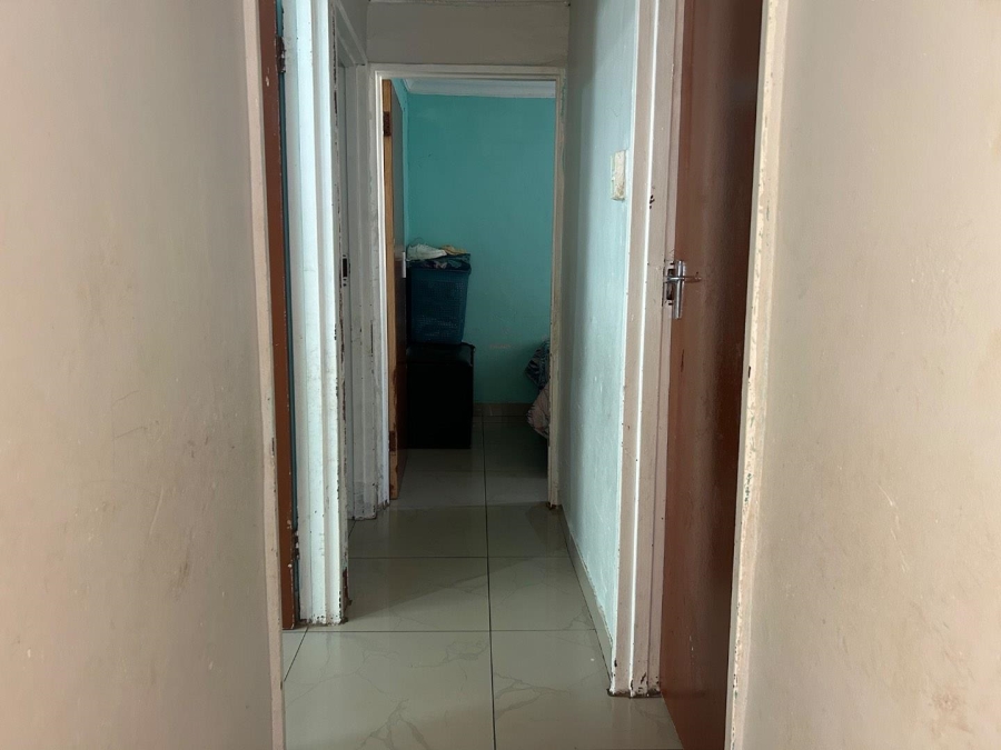 8 Bedroom Property for Sale in Lotus Gardens Gauteng