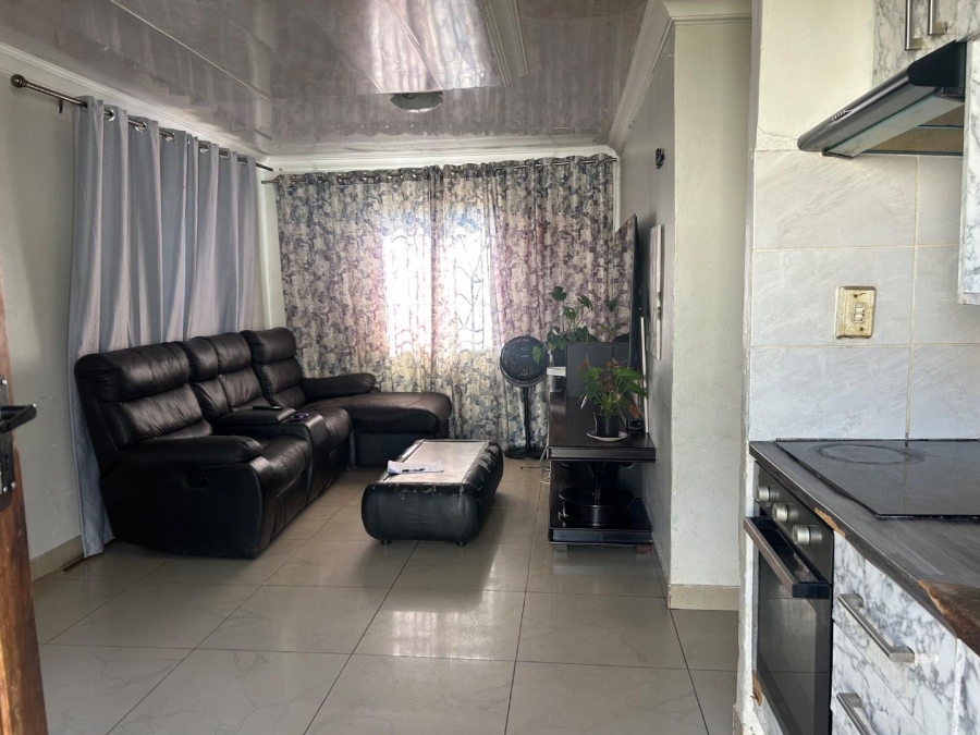 8 Bedroom Property for Sale in Lotus Gardens Gauteng