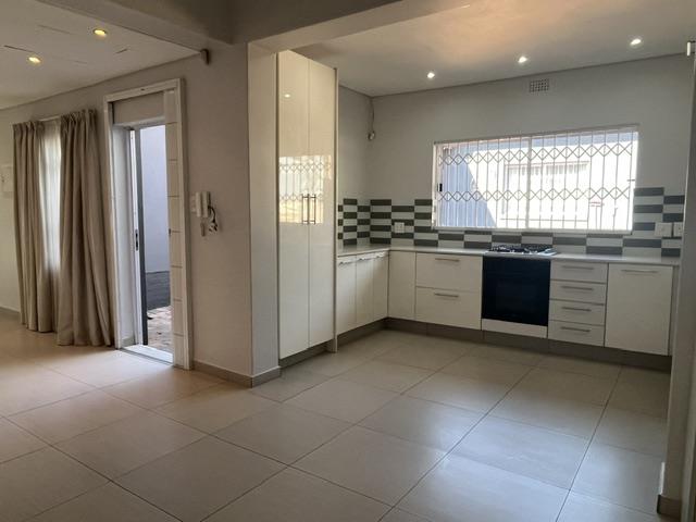 To Let 1 Bedroom Property for Rent in Linden Gauteng