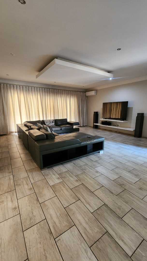 5 Bedroom Property for Sale in Ninapark Gauteng