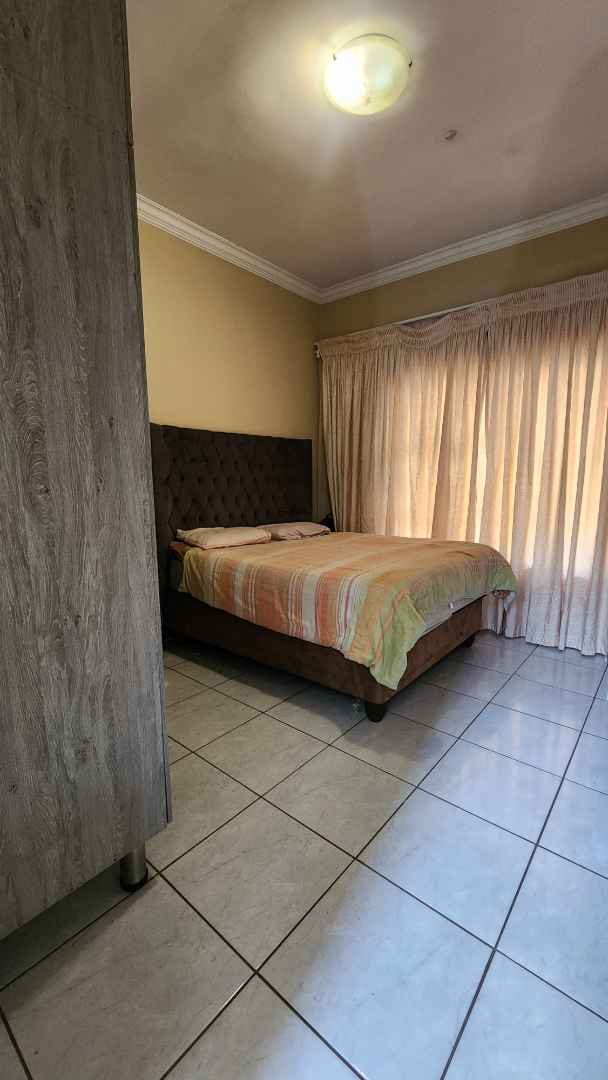 5 Bedroom Property for Sale in Ninapark Gauteng