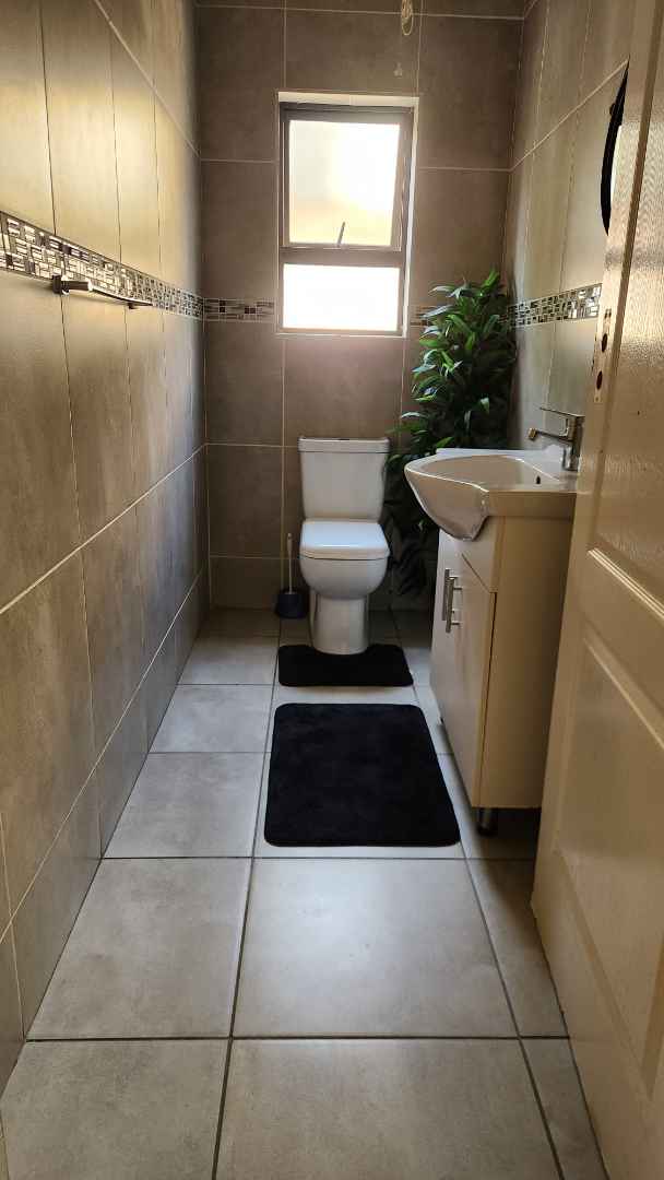 5 Bedroom Property for Sale in Ninapark Gauteng