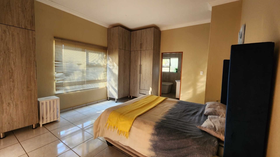 5 Bedroom Property for Sale in Ninapark Gauteng