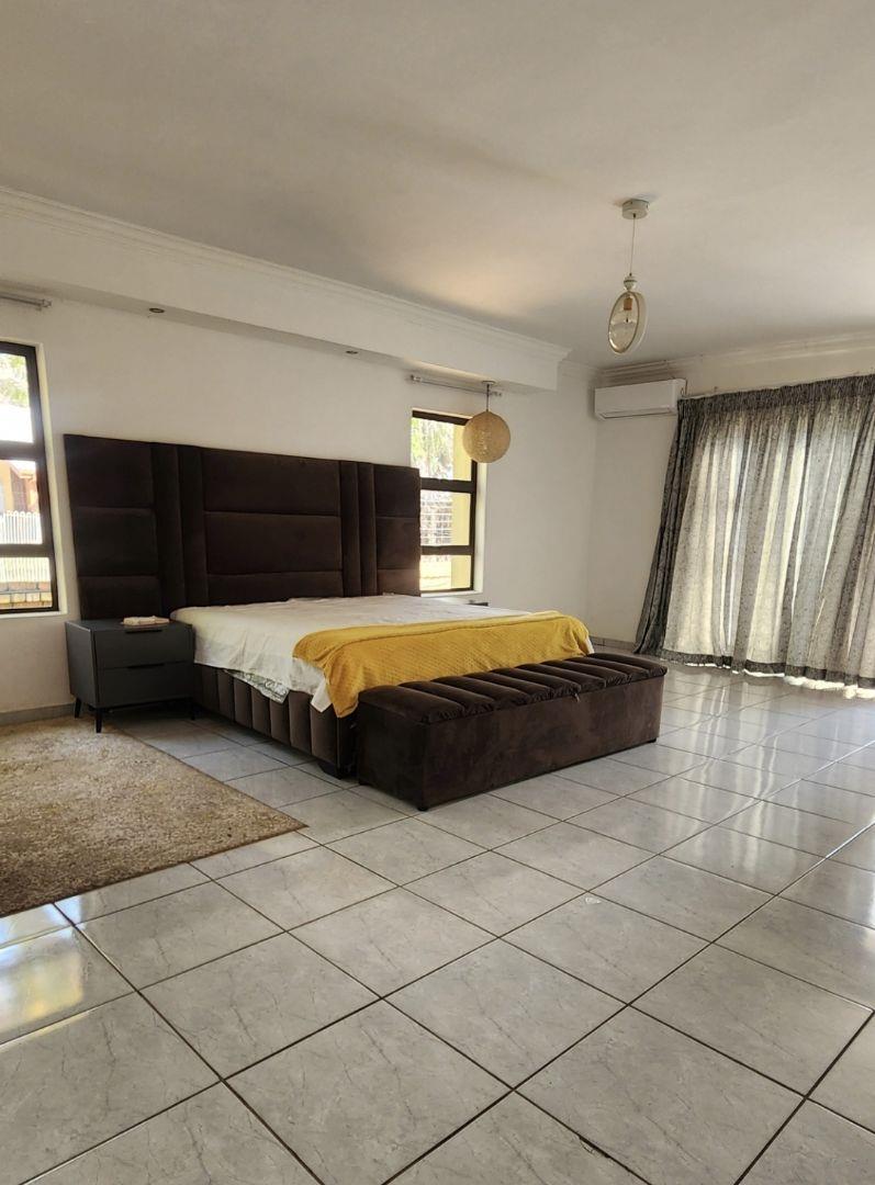 5 Bedroom Property for Sale in Ninapark Gauteng