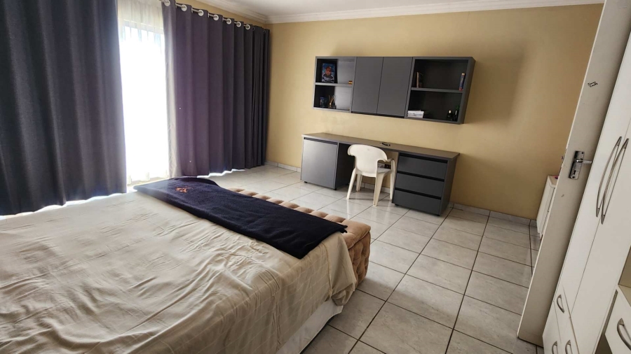 5 Bedroom Property for Sale in Ninapark Gauteng