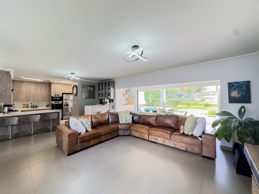 4 Bedroom Property for Sale in Moreleta Park Gauteng