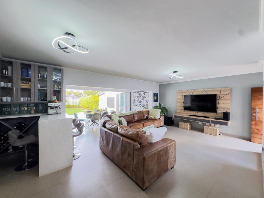 4 Bedroom Property for Sale in Moreleta Park Gauteng