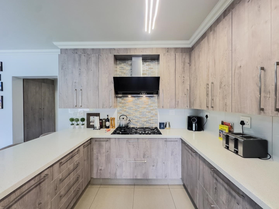 4 Bedroom Property for Sale in Moreleta Park Gauteng