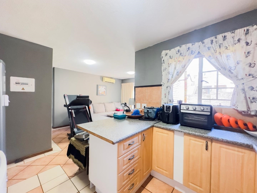 To Let 2 Bedroom Property for Rent in Mooikloof Ridge Gauteng