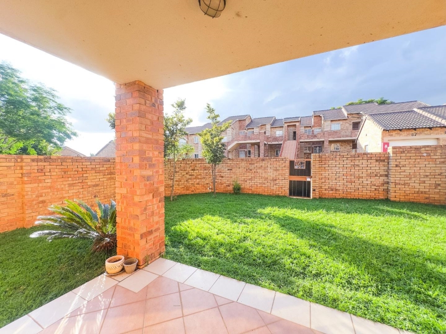 To Let 2 Bedroom Property for Rent in Mooikloof Ridge Gauteng