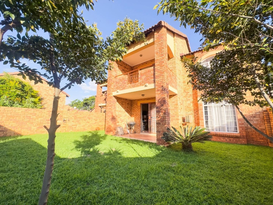 To Let 2 Bedroom Property for Rent in Mooikloof Ridge Gauteng